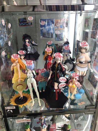 神椿市建设中。 夜河世界