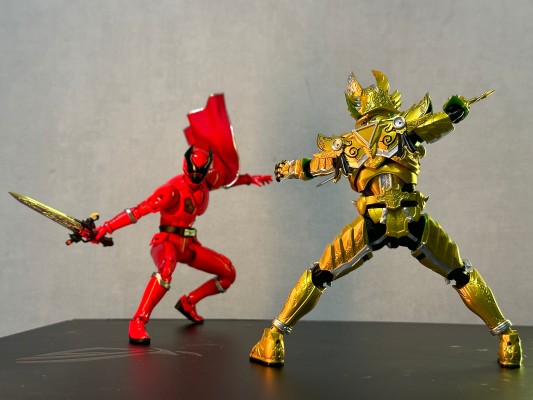 S.H.Figuarts（真骨雕制法） 黄金骑士牙狼（冴岛钢牙）牙狼20周年纪念版