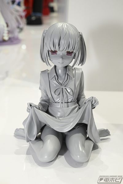 Silky Slinky 裸腿少女