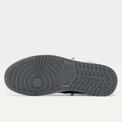 耐克牌飞人乔丹运动鞋一代 高帮鞋1985年款 黑影与逆影配色 拼装模型套件