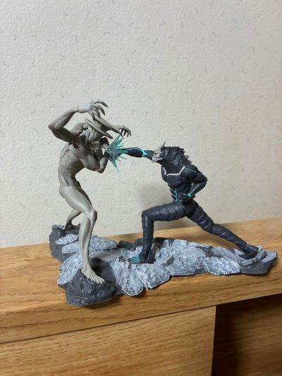 怪兽8号 怪兽8号 vs 怪兽9号