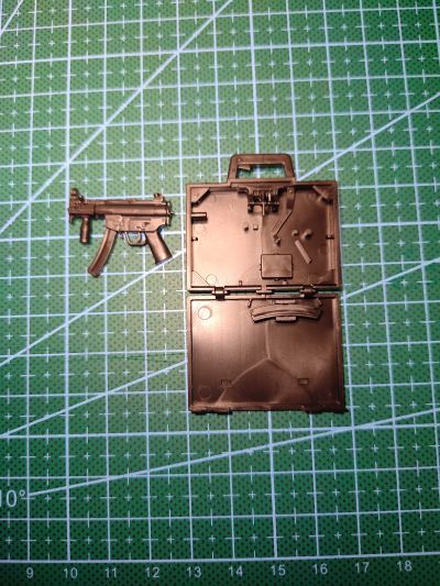 小军械库 LA045 MP5K 手提箱型