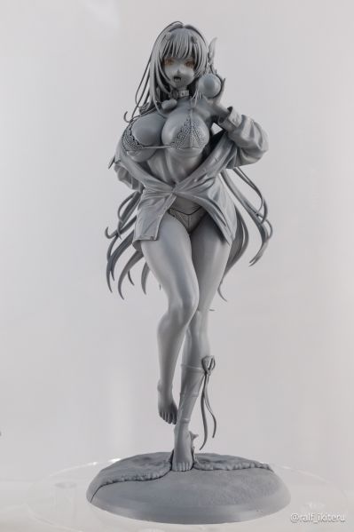 胜利女神：妮姬 毒蛇：爱情光芒