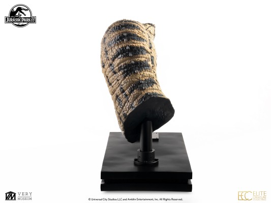 侏罗纪公园3：雌性迅猛龙半身像