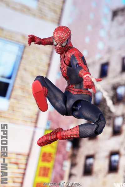 MAFEX 编号241 好邻居蜘蛛侠