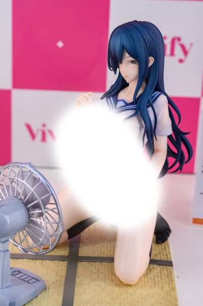 万圣节的角色扮演少女