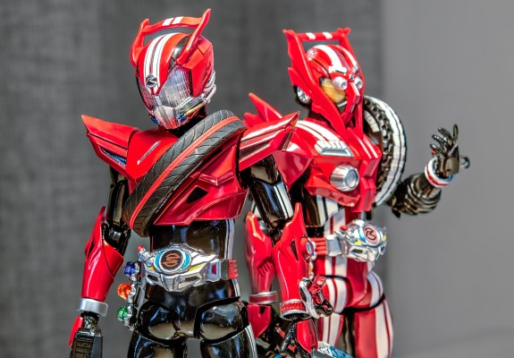 S.H.Figuarts 假面骑士驰骑 特莱多隆型  混合轮胎套装 -S.H.Figuarts15周年纪念版-