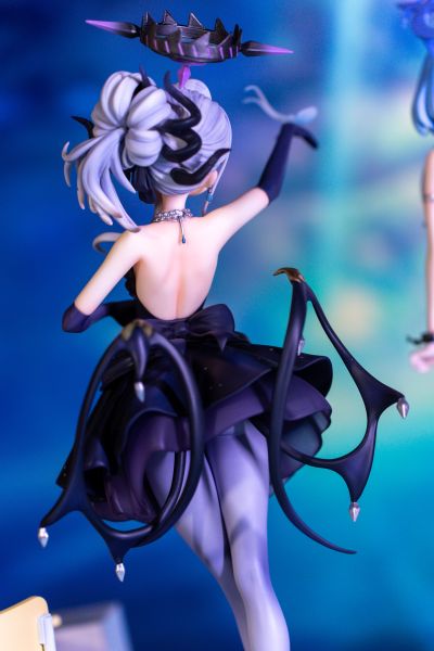 蔚蓝档案 天雨亚子