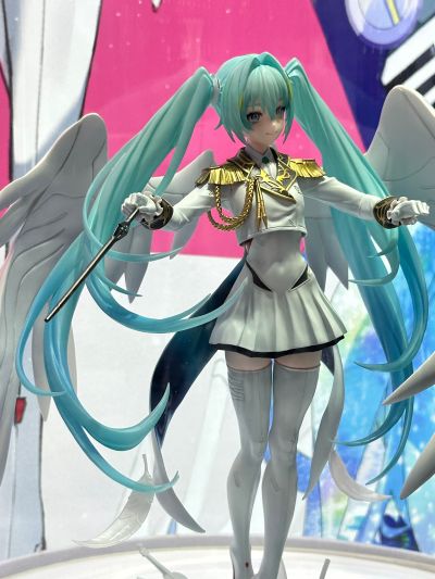 Lucrea  高达45周年联名初音未来 初音未来·飞翼高达零式EW形态