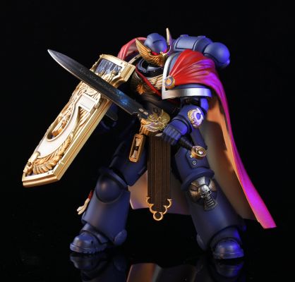 战锤40000：星际战士 极限战士 马尔纽斯·卡尔加，战团长 配备MKⅩ格拉维斯装甲和奥特拉马拳套