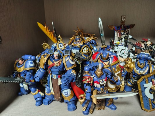 战锤40000：星际战士 极限战士 马尔纽斯·卡尔加，战团长 配备MKⅩ格拉维斯装甲和奥特拉马拳套