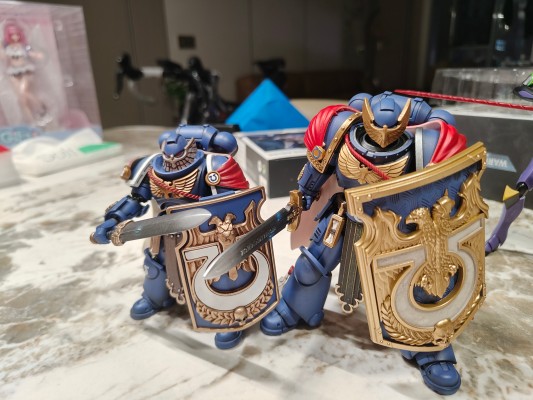 战锤40000：星际战士 极限战士 马尔纽斯·卡尔加，战团长 配备MKⅩ格拉维斯装甲和奥特拉马拳套