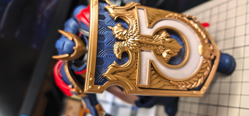 战锤40000：星际战士 极限战士 马尔纽斯·卡尔加，战团长 配备MKⅩ格拉维斯装甲和奥特拉马拳套