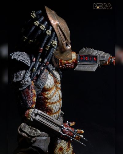 铁血战士 2 – 城市猎人铁血战士带 LED 灯 1/4 比例可动人偶