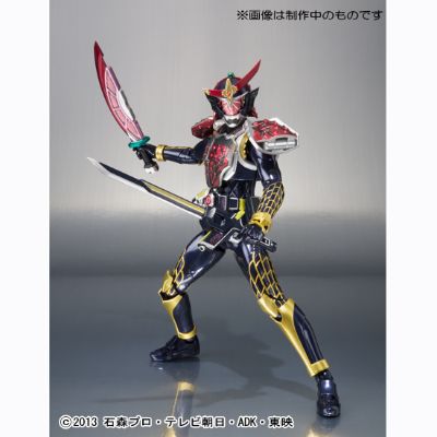 东映英雄网站专属商品  S.H.Figuarts  假面骑士武神铠武 血橙武装《假面骑士联手出击 铠武与巫骑 争夺天下的战国 电影大会战》