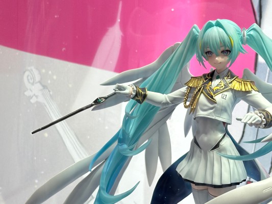 Lucrea  高达45周年联名初音未来 初音未来·飞翼高达零式EW形态