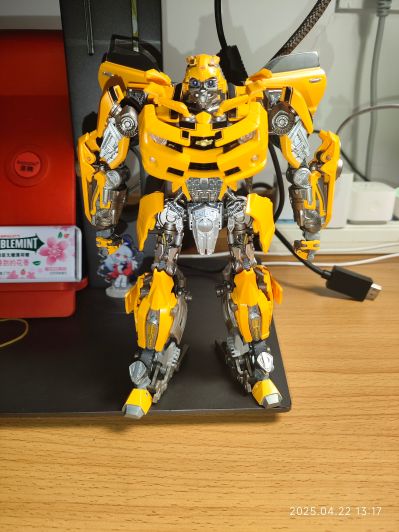 变形金刚40周年纪念款 大黄蜂