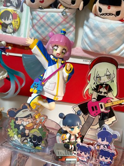 噗妮露是可爱史莱姆动画版 小坐系列奖品人偶 “噗妮露”