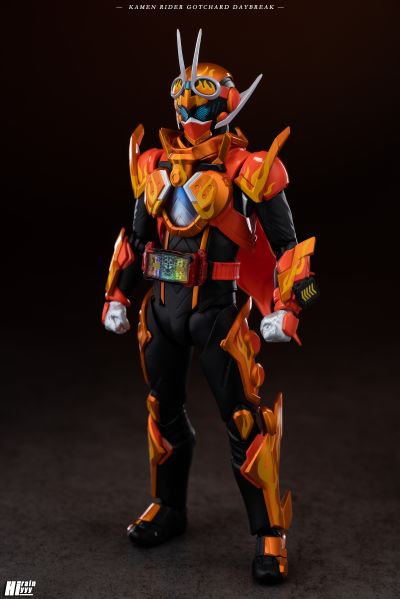 S.H.Figuarts 假面骑士烈焰歌查德破晓 / 歌查德破晓 蒸汽蝗虫