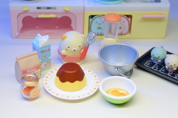 角落小伙伴  大家一起做甜点