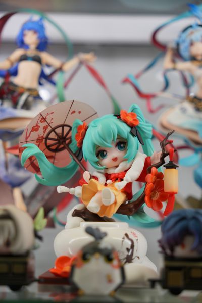 初音未来 Q版手办 雪映红梅