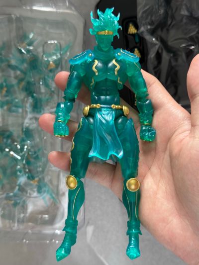 超像可动 JOJO的奇妙冒险 第三部 星辰斗士 白金之星 金色透明版