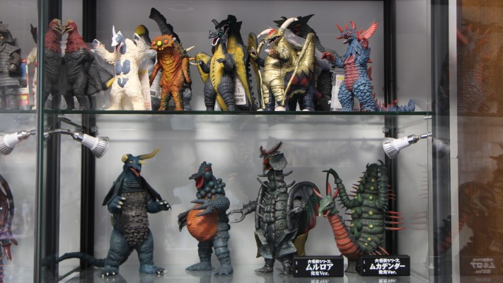 大怪兽系列 莫卡旦达 发光版