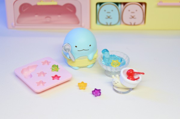 角落小伙伴  大家一起做甜点