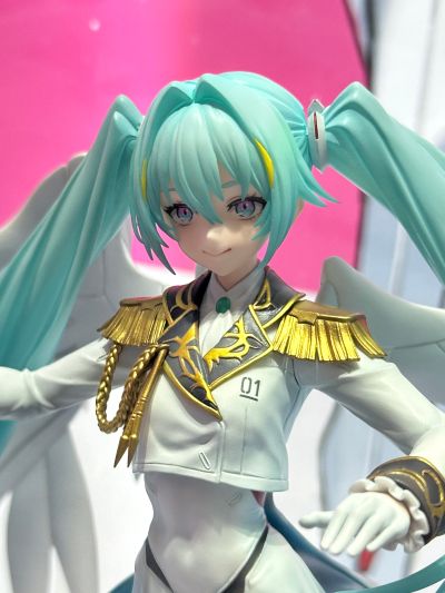 Lucrea  高达45周年联名初音未来 初音未来·飞翼高达零式EW形态