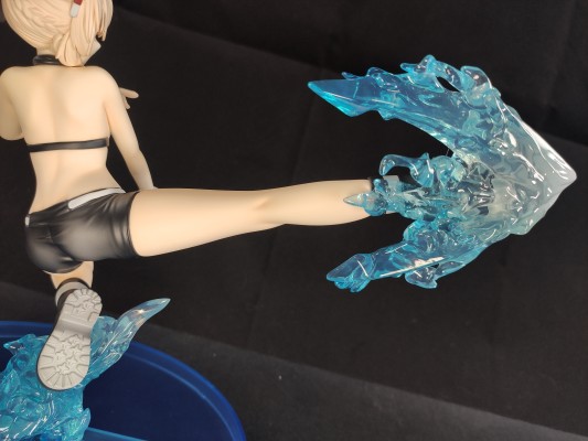 碧蓝航线 绫波 跃动飞踢！