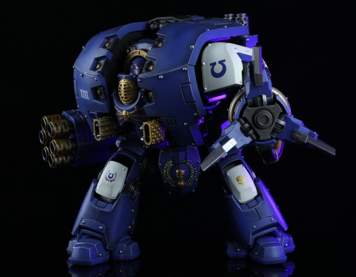 战锤:荷鲁斯叛乱 极限战士 装备旋风热熔矛阵和攻城爪的利维坦无畏机甲