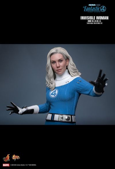 MMS824 / MMS824B 《神奇4侠：初露锋芒》隐形女与 H.E.R.B.I.E.