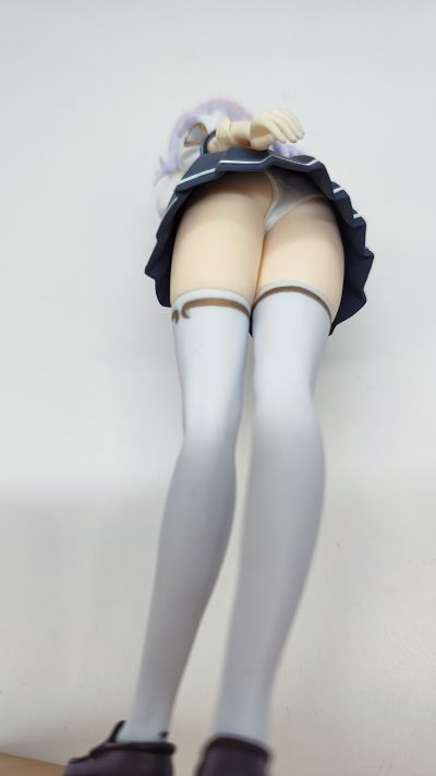 不时用俄语小声说真心话的邻桌艾莉同学动画版 Luminasta “艾莉”夏季校服