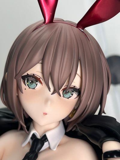 B-style 色彩艳丽兔女郎 莫妮卡