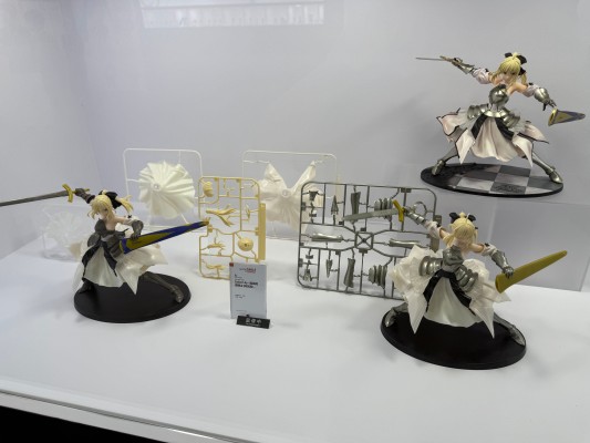 命运之夜 剑士（Saber） -阿瓦隆之庭-