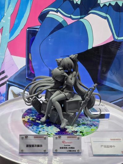 Lucrea  高达45周年联名初音未来 初音未来·飞翼高达零式EW形态