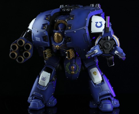 战锤:荷鲁斯叛乱 极限战士 装备旋风热熔矛阵和攻城爪的利维坦无畏机甲