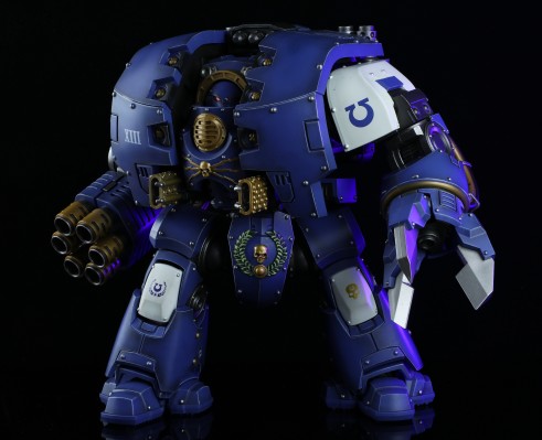 战锤:荷鲁斯叛乱 极限战士 装备旋风热熔矛阵和攻城爪的利维坦无畏机甲