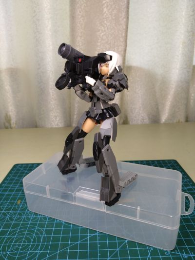 机甲少女 轰雷改（黑色）+ FGM148 标枪反坦克导弹