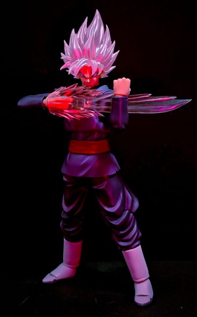 S.H.Figuarts  黑悟空-超级赛亚人桃红-