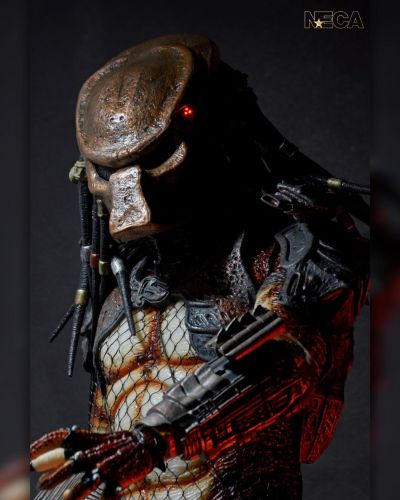 铁血战士 2 – 城市猎人铁血战士带 LED 灯 1/4 比例可动人偶