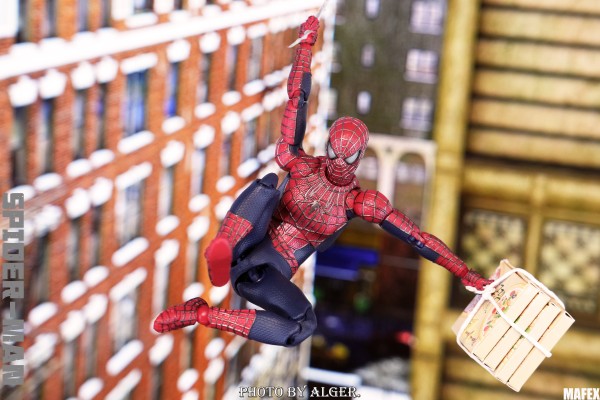 MAFEX 编号241 好邻居蜘蛛侠