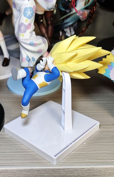 龙珠大魔 超级赛亚人3小贝吉塔 附带背景板的珍藏人偶