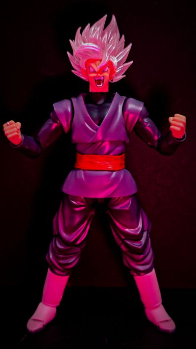 S.H.Figuarts  黑悟空-超级赛亚人桃红-