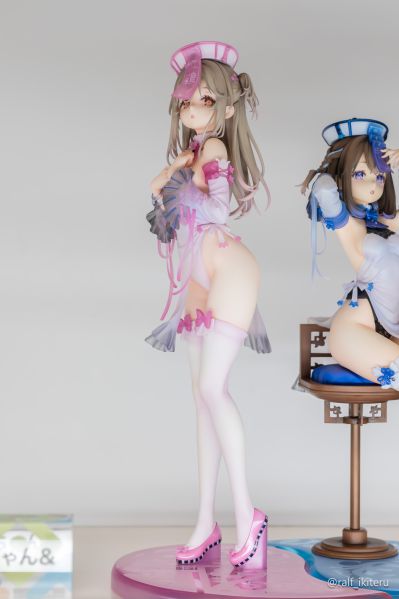 蓝色僵尸少女