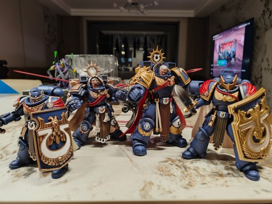 战锤40000：星际战士 极限战士 马尔纽斯·卡尔加，战团长 配备MKⅩ格拉维斯装甲和奥特拉马拳套