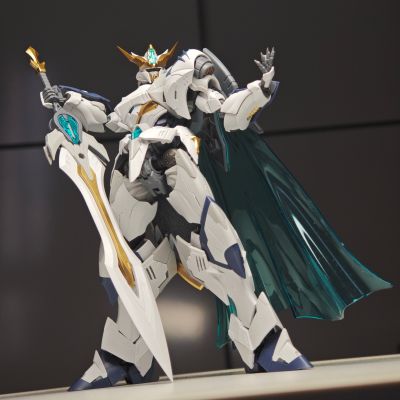 圆桌骑士团系列 巨神剑·特里斯坦