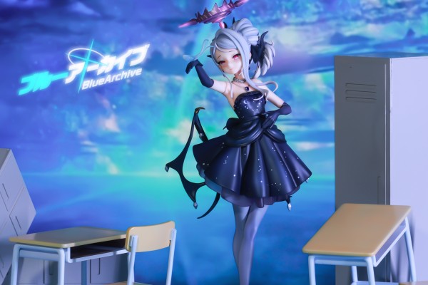 蔚蓝档案 天雨亚子