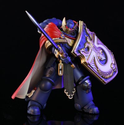 战锤40000：星际战士 极限战士 马尔纽斯·卡尔加，战团长 配备MKⅩ格拉维斯装甲和奥特拉马拳套