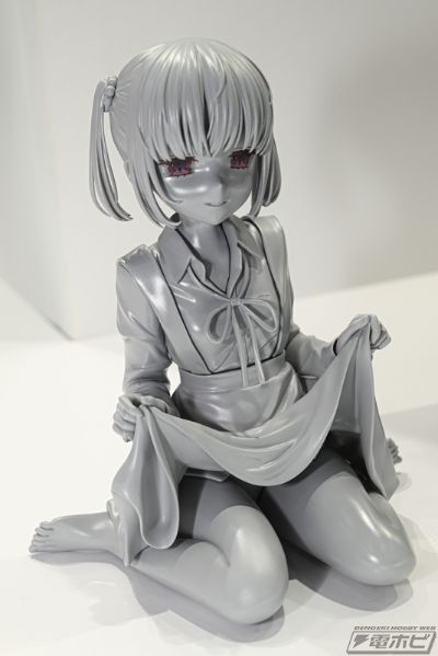 Silky Slinky 裸腿少女